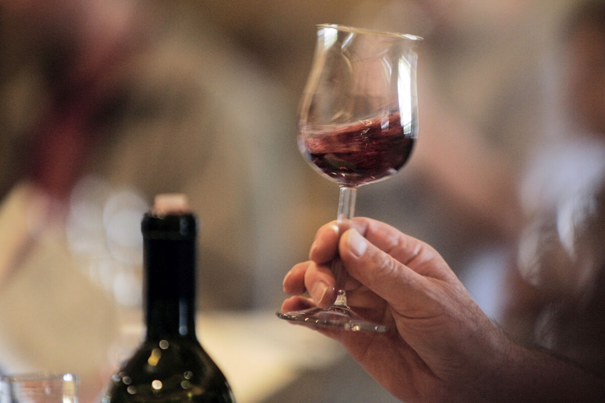 Il vino al calice è la nuova frontiera della ristorazione. Ma serve formazione vera