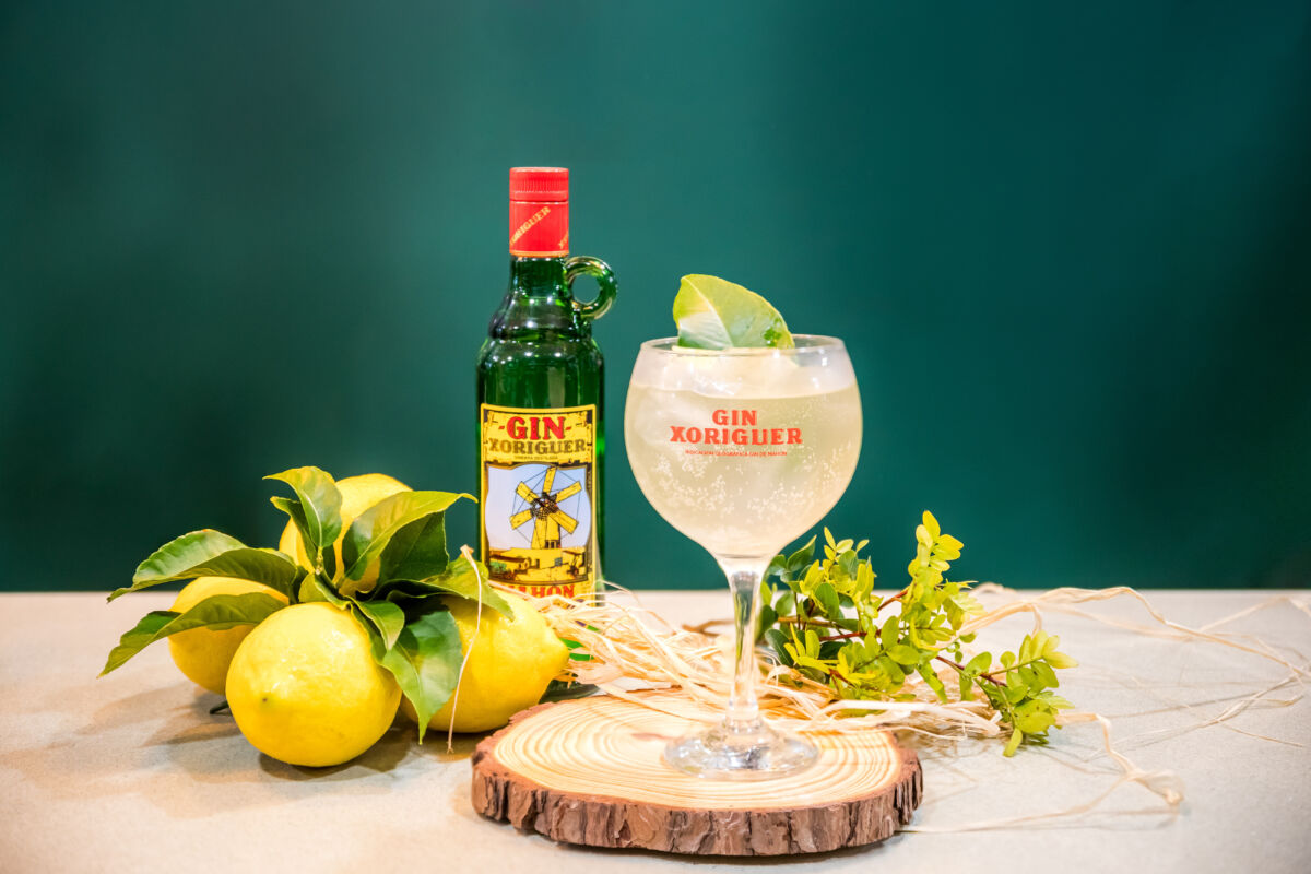 Gin, whisky e rum vista mare: 17 bottiglie che raccontano isole, coste e territori lontani