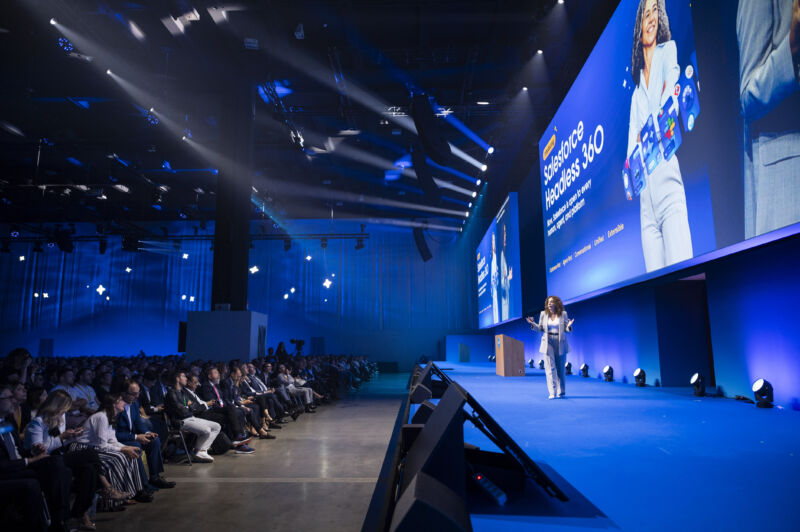 Agentforce World Tour 2026: Salesforce guida la trasformazione verso un modello di AI agentica