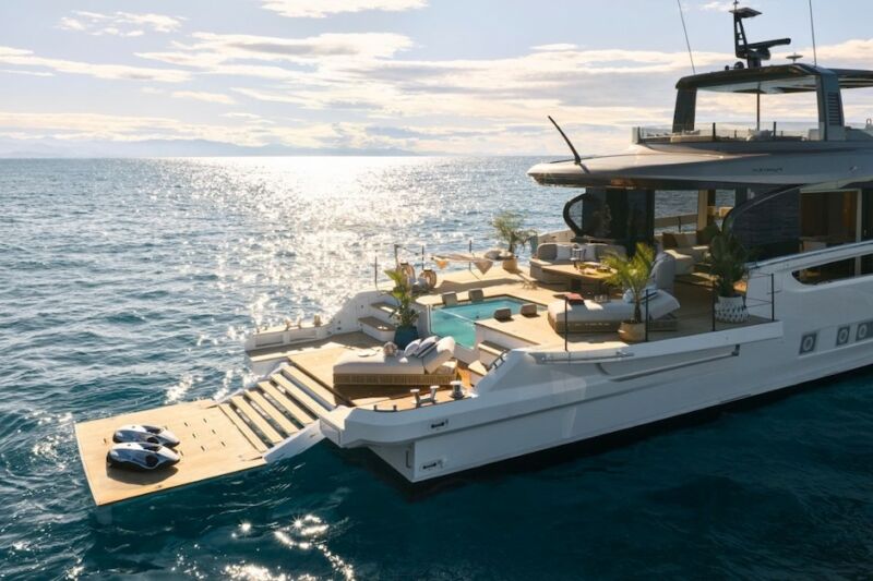 Azimut Seadeck