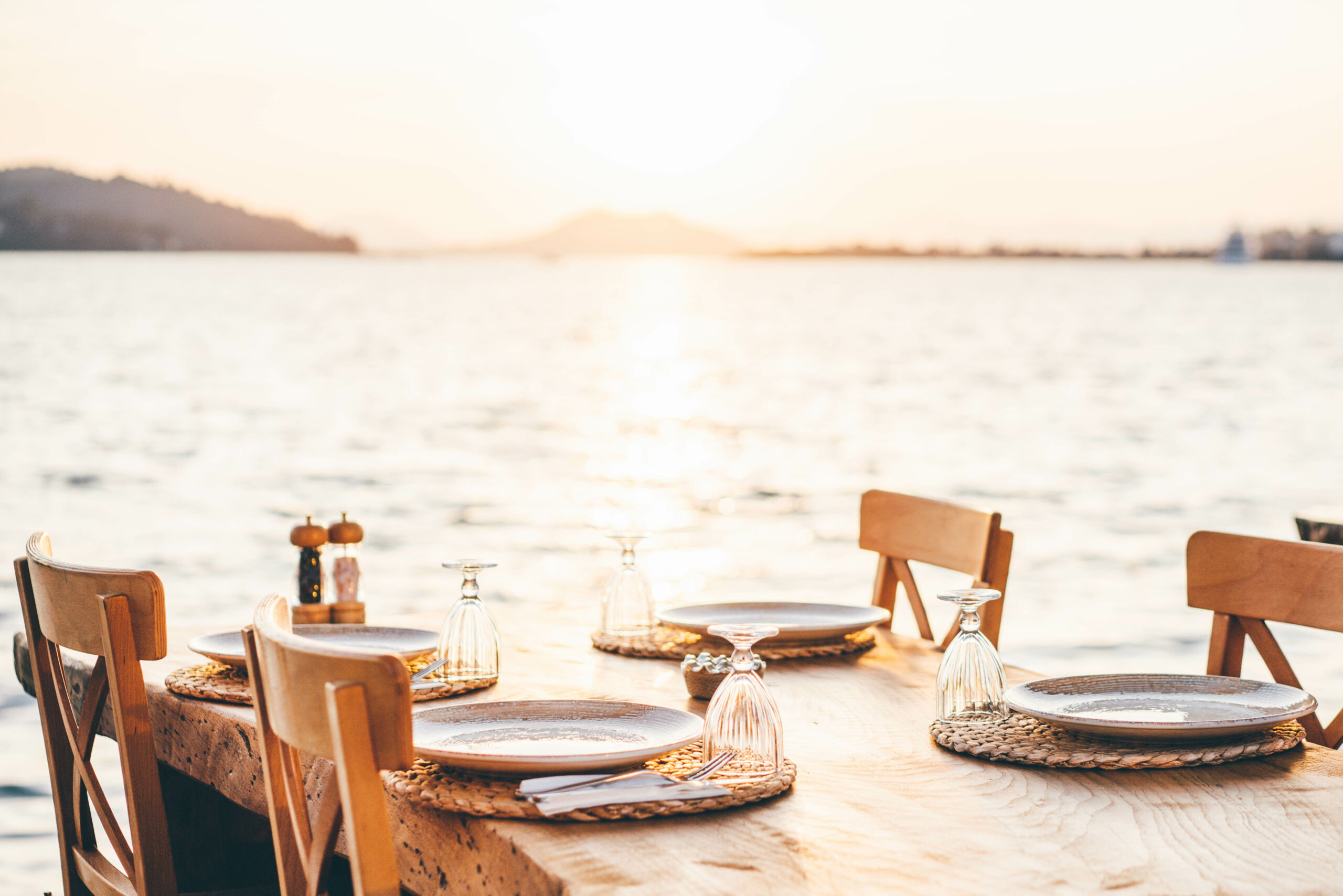 Dove mangiare all’aperto in estate: 12 indirizzi imperdibili tra mare, vigne e cortili segreti