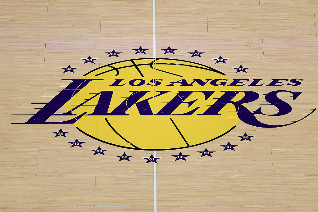 Il miliardario Josh Kushner e l’ex ceo di Disney Bob Iger comprano i Los Angeles Lakers per la cifra record di 12 miliardi di dollari