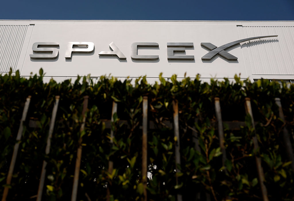SpaceX batte le attese e vola a 7,8 miliardi di ricavi. Ma il titolo crolla a Wall Street