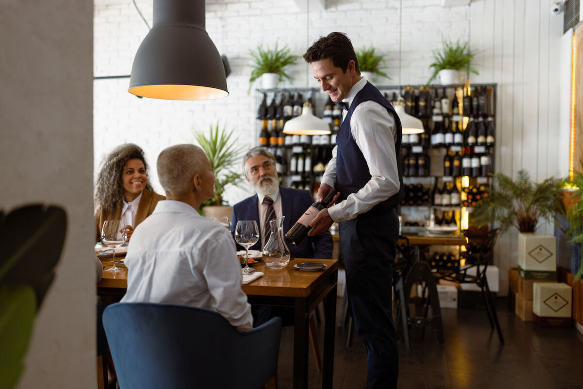sommelier in sala
