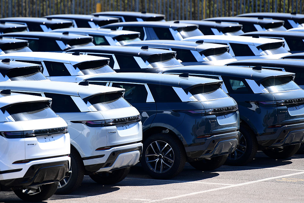 Jaguar Land Rover taglierà posti di lavoro per risparmiare 2,3 miliardi di dollari in due anni