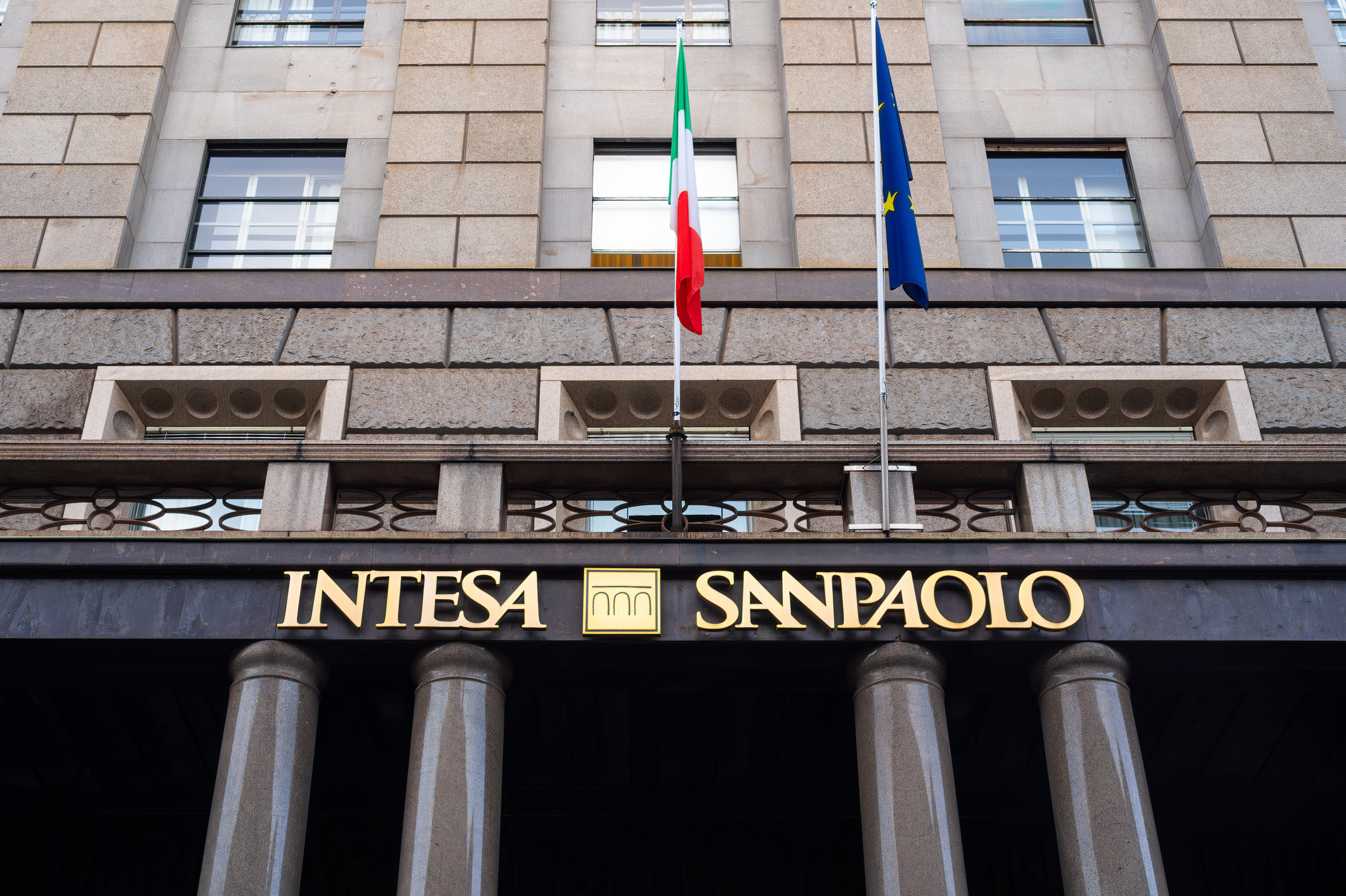 Opas Intesa Sanpaolo su Mps: il voto che può cambiare il risiko bancario. Si punta al sì oltre il 90%